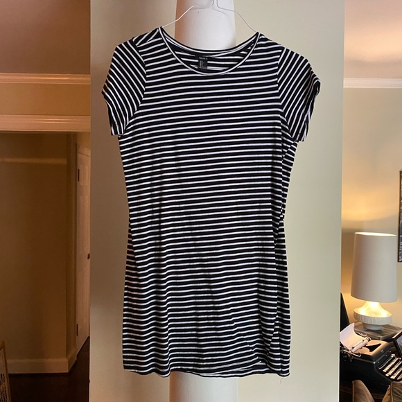 Striped tshirt dress - Picture 2 of 4
